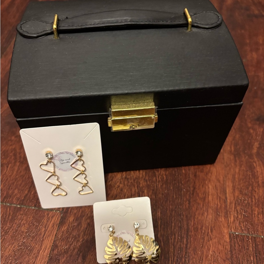 Gold Heart and Leaf Earrings jewelry bundle